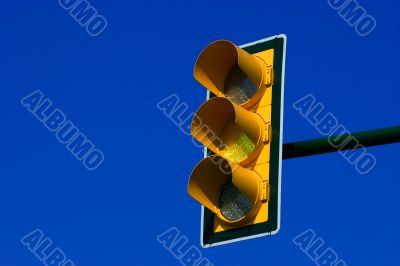 Yellow traffic light