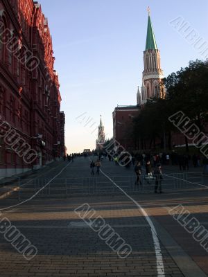way to the moscow kremlin and mausoleum