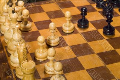 to play chess close up