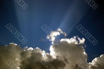 Cloud with beams