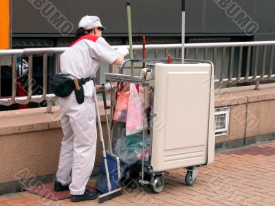 Cleaning worker