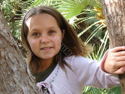 The girl playing park