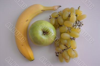 banana apple grapes