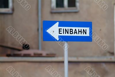 Einbahn | one way
