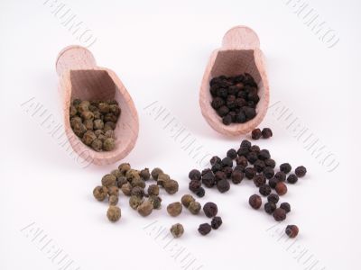 black and green pepper black and green pepper