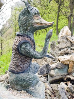 sculpture of the fox