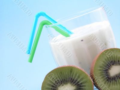 kiwi smoothie kiwi smoothie