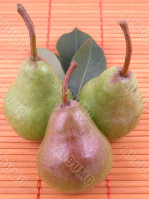 three green pears three green pears