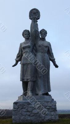 Soviet sculpture for Ukrainian-Russian brotherhood