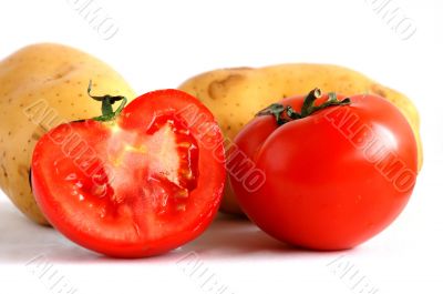 Potatoes and sliced tomatoes (1)