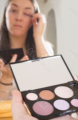 applying make up