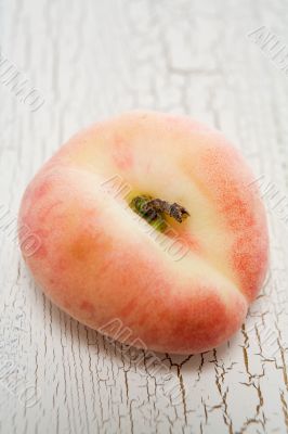 peach dough nut variety