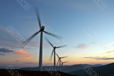 Wind turbine farm turning (movement sensation)