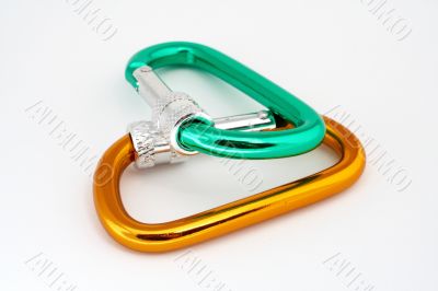 Pair of locking carabiners