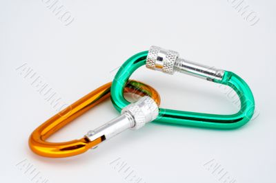 Pair of locking carabiners