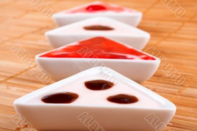 Desserts creamy in bamboo mat