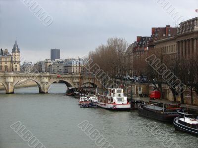 Paris. Quay Seine