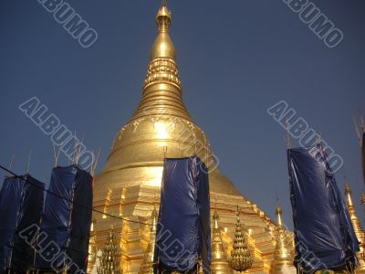 Shwedagong pagoda