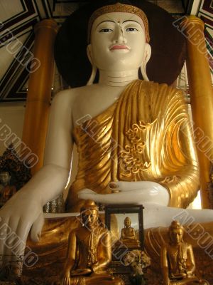 Buddha statue