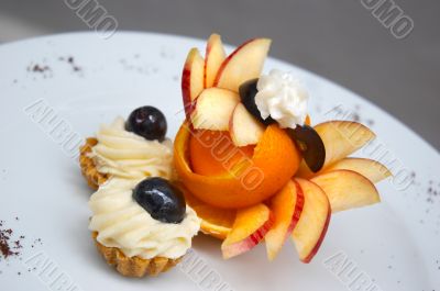 petit four with fruit design