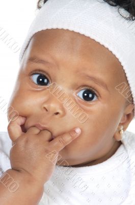 Little kid with growing teeth