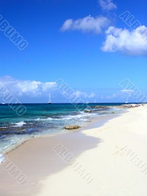 sandy beach SXM