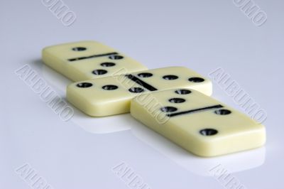 Dominoes Dominoes