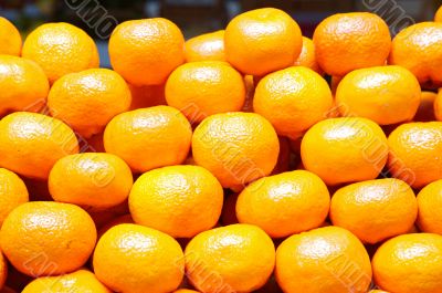oranges piled up