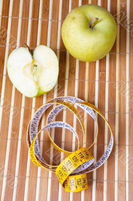 apple with tape to measure