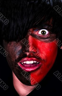 clown like
