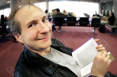 Funny face at the airport