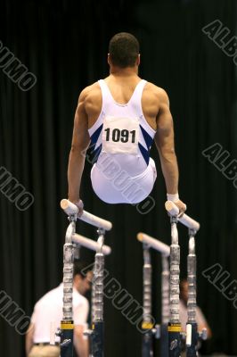 Handstand on parallel bars