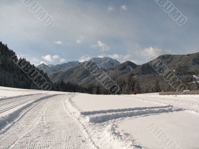 Cross-country ski run