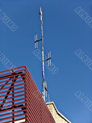 Communication antenna