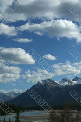 Fault thrust mountains and braided river