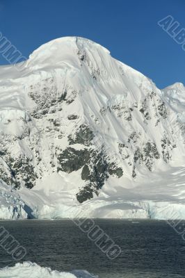 Mountains &amp; glaciers with icefalls
