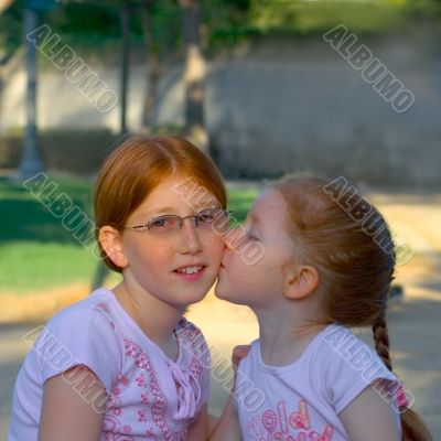 Sister`s kiss Sister`s kiss