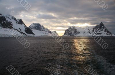 Sunset,  rays of setting sun