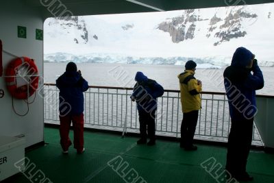 Cruise ship,  passengers photographing