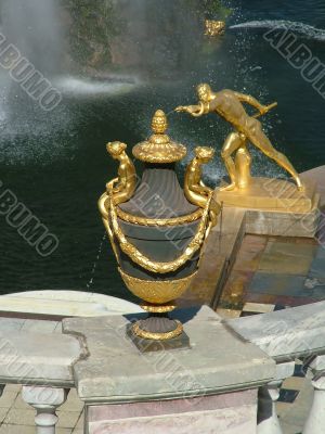 Fountain Samson, the vase