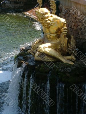 Large cascade, the figure