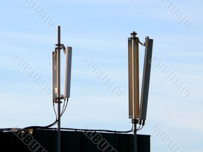 Cellular phone network antenna