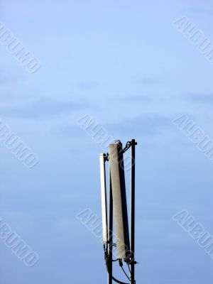 Cellular phone network antenna