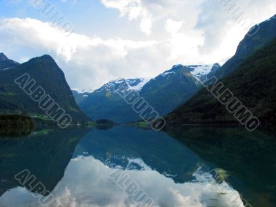 reflexion of mountains