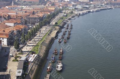 embankment of Douro river, Vila Nova de Gaya