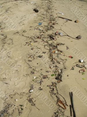 Rubbish on beach Rubbish on beach