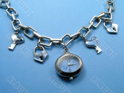 Modern jewelry hours