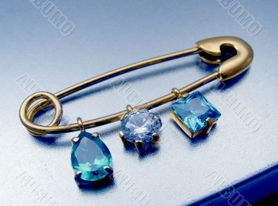 Original brooch with gems