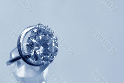 Ring with diamond