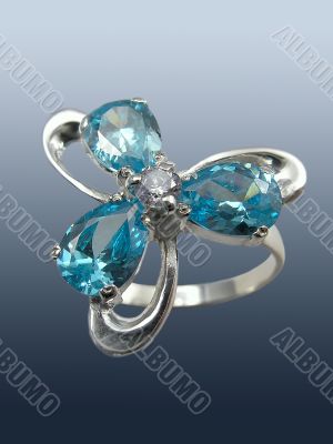 Jewelry ring with sapphire